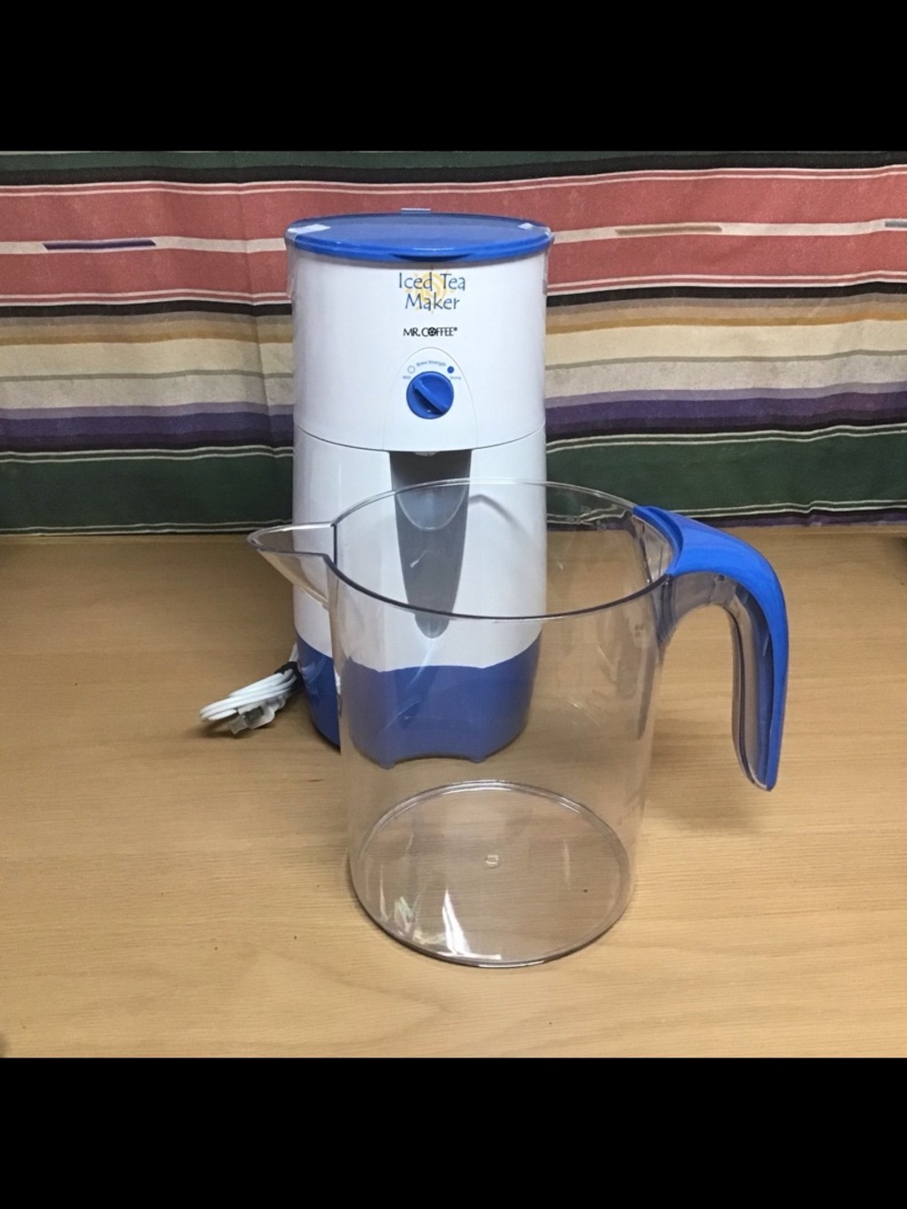 Mr Coffee 3 Qt Iced Tea Maker - White/Blue Model TM39P w/ Pitcher missing lid